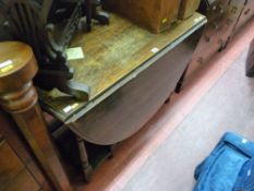 Period gate leg table