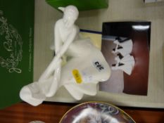 Royal Doulton plain white two figure group 'Best Friends' HN4026