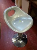 Rise and fall breakfast stool