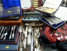 Large parcel of loose and boxed cutlery