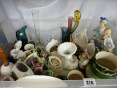 A tub of miscellaneous decorative china & glassware