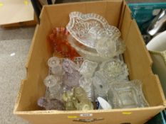 A box of mixed glassware & similar items