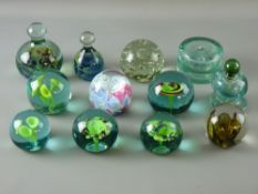 A COLLECTION OF TWELVE 19th & 20th CENTURY GLASS PAPERWEIGHTS