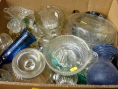 Mixed box of vintage and other glassware