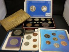 Collection of commemorative coins and crowns etc