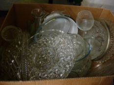 Mixed box of Pyrex and other glassware