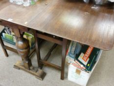 Oak vintage gate leg table with bulbous supports