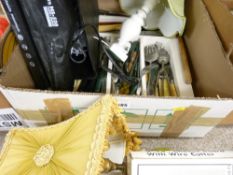 Tray with good quantity of modern kitchen cutlery etc