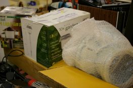 Parcel of garden solar lights and similar items