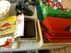 Quantity of Bayko parts for building sets