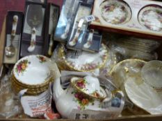 Generous parcel of Royal Albert 'Old Country Roses' dinner and teaware