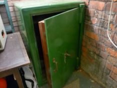 Liverpool & London heavy floor standing safe, 106 x 75 x 75 cms
