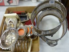 Pair of electroplate vegetable dish holders and a quantity of electroplate