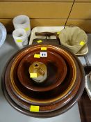 Parcel of vintage stoneware kitchen items including bowls, jelly mold, metal measures etc