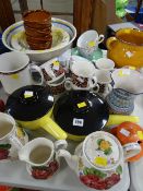 A quantity of kitchen pottery