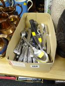 A quantity of loose cutlery