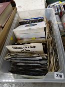 A large quantity of vinyl single records, many being demo examples from the MCA label