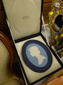 A boxed Wedgwood Queen Elizabeth II limited edition plaque 325/500