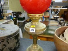 Brass effect oil lamp with reeded column