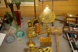 Brass smoker's companion, other brass and copper fireside ware including horse brasses etc