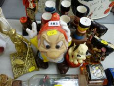 Parcel of novelty and other ornamental items