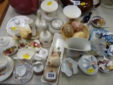 Parcel of decorative porcelain