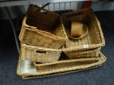 A parcel of wicker baskets & trays