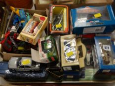 A quantity of boxed & loose Diecast toy vehicles