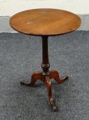 A SMALL NINETEENTH CENTURY CIRCULAR TOPPED TRIPOD TABLE, 49cms wide Provenance: Estate of Helen