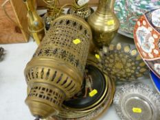 Parcel of Eastern and other brassware