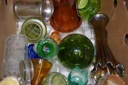 Quantity of mainly art glassware