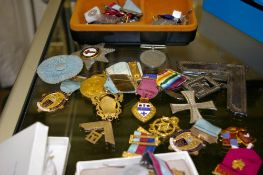 Good quantity of hallmarked and other Masonic medals etc