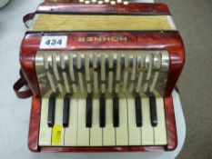 Small Hohner Mignon 1 accordion