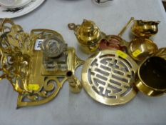 Vintage brass desk stand with a quantity of ornamental brass and copperware