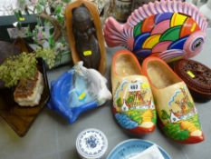 Mixed collection of decorative fancy goods
