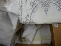 Box of vintage table linen etc