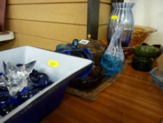 Mixed collection of glassware etc