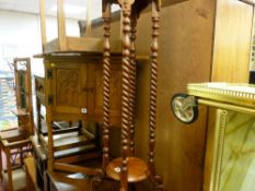 Eastern style planter stand with twist supports