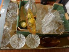 Mixed box of vintage and other glassware