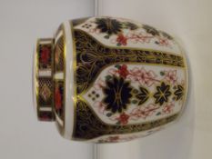 Royal Crown Derby 'Old Imari' 1128 pattern lidded