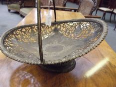 Victorian silver handled fruit bowl, weight 780 gr