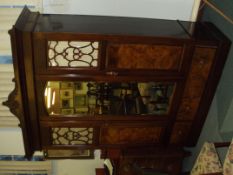 Late Victorian wardrobe in mahogany walnut veener,
