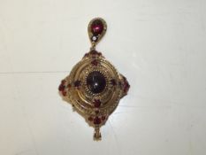 Victorian 9 carat yellow gold pendant/brooch set w