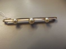 9ct Gold Pin Broach with Pearls