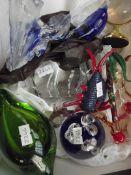 Box of collectable glassware