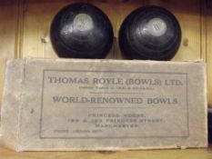 Pair Thomas Royle bowls