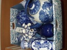 Various blue and white pottery to include early ex