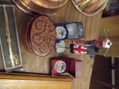 Assorted collectables to include a Colibri pen