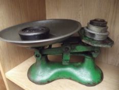Set of vintage scale and weights