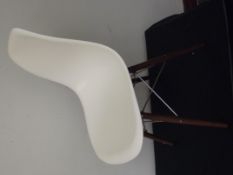 DSW Eames inspired white fibre glass seat with woo